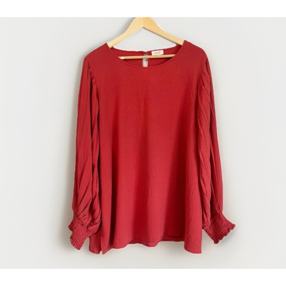 Oddi Textured Red Top Women’s 2XL Balloon Sleeve Smocked Cuff Holiday